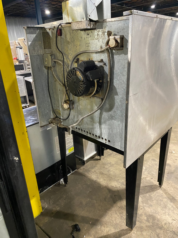 Imperial Commercial Natural Gas Powered Convection Oven! With View Through Door! With Metal Oven Racks! Stainless Steel! On Legs! - Image 3 of 7
