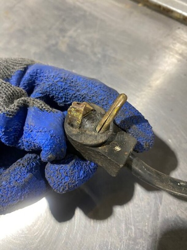 Beverage Air Commercial Refrigerated Pizza Prep Table! With 2 Door Storage Space! All Stainless Steel! Model: DP67 SN: 11803910 115V 60HZ 1 Phase - Image 9 of 9