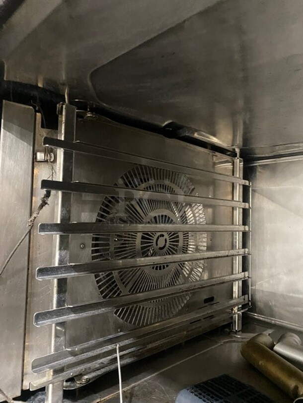 Rational Model CMP62G Stainless Steel Commercial Natural Gas Powered Combi Oven w/ View Through Door! 2x Your Bid Makes One Unit! MODEL CMP62G SN: G62MH16112559979 208V 1PH - Image 7 of 10