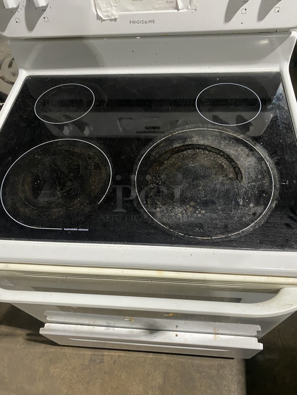  Electric Powered 4 Burner Stove! With Full Size Oven Underneath! Model: FFEF3018LWE SN: VF15058348! Working When Removed! On Legs! - Image 5 of 11