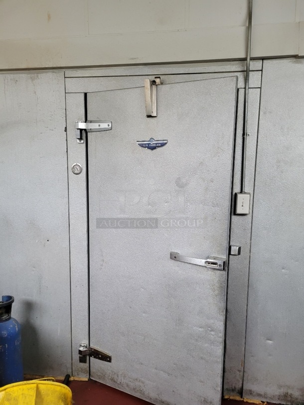 20'x8' US Cooler SELF CONTAINED Walk In Cooler Box w/ Heatcraft Pro3 PTN099H2B 208-230 Volt, 1 Phase Condenser/Compressor and Heatcraft Pro3 208-230 Volt, 1 Phase Condenser/Compressor. Picture of the Unit Before Removal Is Included In the Listing