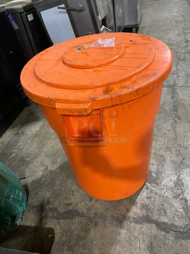 Lavex 55 Gallon Trash Can! - Image 2 of 6