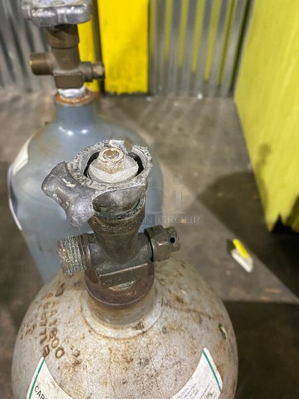 Carbon Dioxide Tanks! 2x Your Bid! NOT AVAILABLE FOR SHIPPING!!! - Image 5 of 7