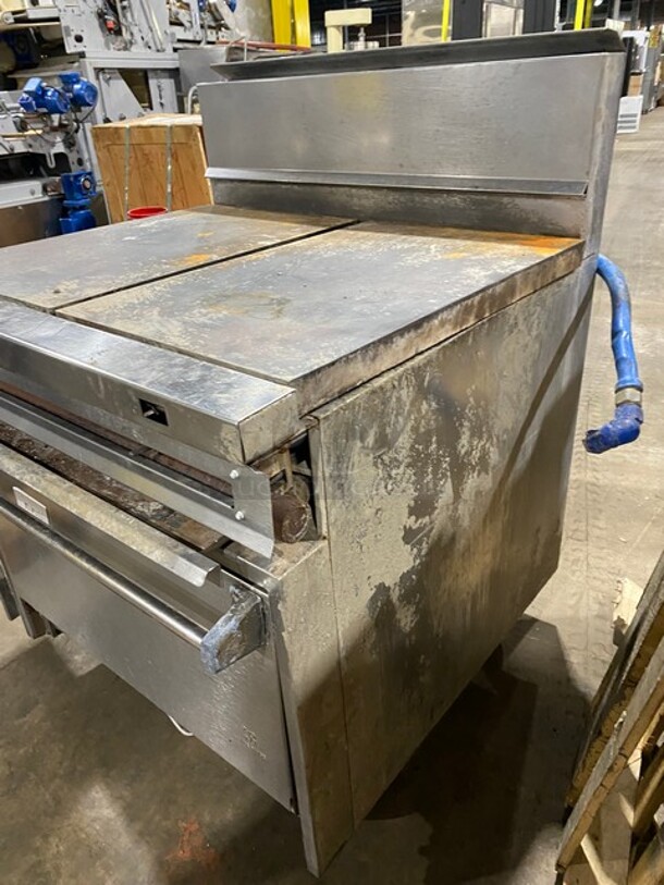 Jade Range Stainless Steel Commercial Natural Gas Powered Flat Top Griddle w/ Convection Oven and Back Splash! On Commercial Casters! - Image 2 of 9