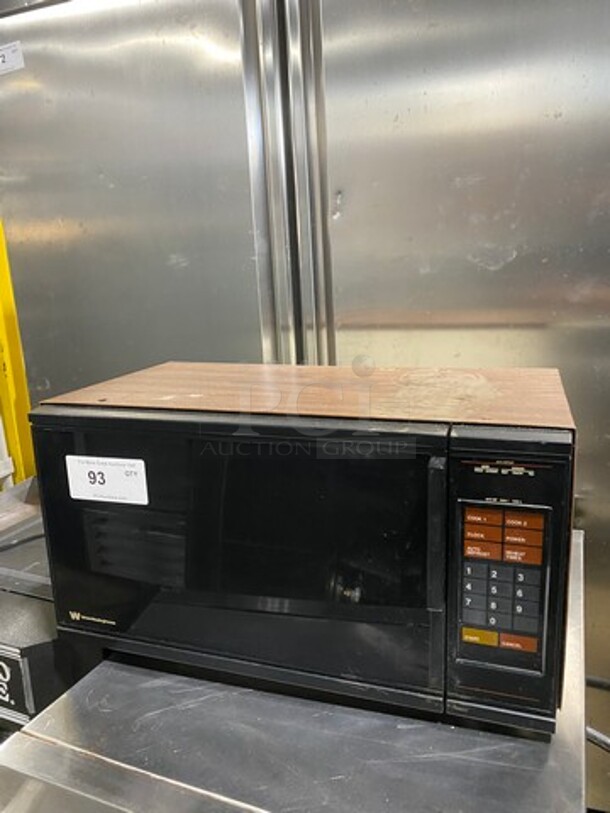 White Westing House Countertop Microwave! Model: KM4B5LXM2KLM28540 SN: 033283 120V - Image 1 of 8