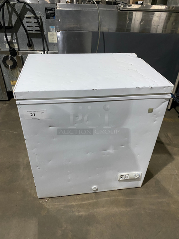 General Electric White Commercial Chest Freezer/ Cooler! With Hinged Top Lid!