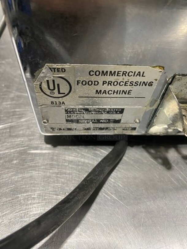 Berkel Commercial Countertop Bread Loaf Slicer! Model: MB3/8 SN: 9213110600319 115V 60HZ 1 Phase - Image 7 of 8