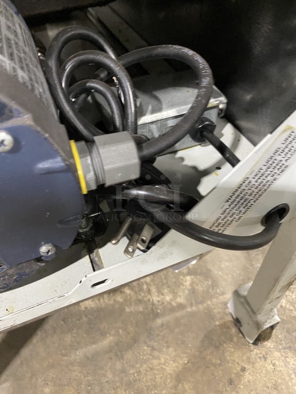 WOW! BROASTER Natural Gas Powered Heavy Duty Commercial Pressure Fryer! Smart Touch Screen! With Oil Filter! Model 1800GH  - Image 11 of 11