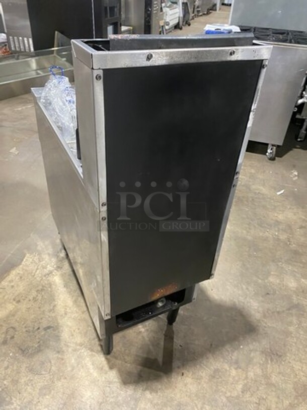 Pitco Commercial Natural Gas Powered Deep Fat Fryer! With 2 Metal Frying Baskets! All Stainless Steel! On Legs! - Image 4 of 9