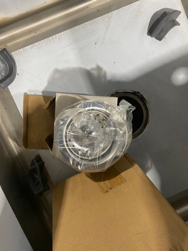 NEW! SCRATCH-N-DENT! Sapphire Single Compartment Prep Sink! All Stainless Steel! With Legs! Model: SMS2020 - Image 3 of 9