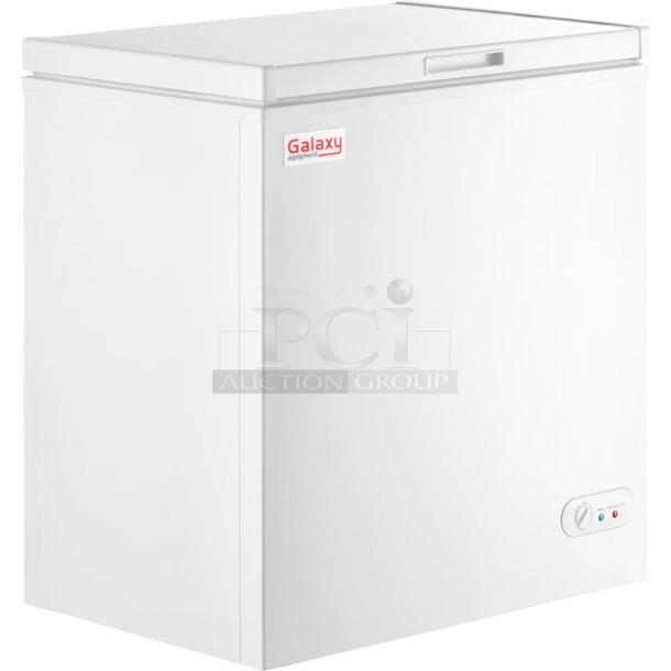 BRAND NEW SCRATCH AND DENT! Galaxy 177UCCF5 Metal Chest Freezer w/ Hinge Lid and Commercial Casters. 115 Volts, 1 Phase. Tested and Working! - Image 1 of 8
