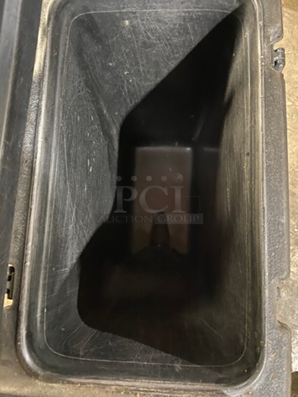 Cambro Insulated Beverage Dispenser/ Holder! With Side Handles! With Lid! - Image 4 of 5