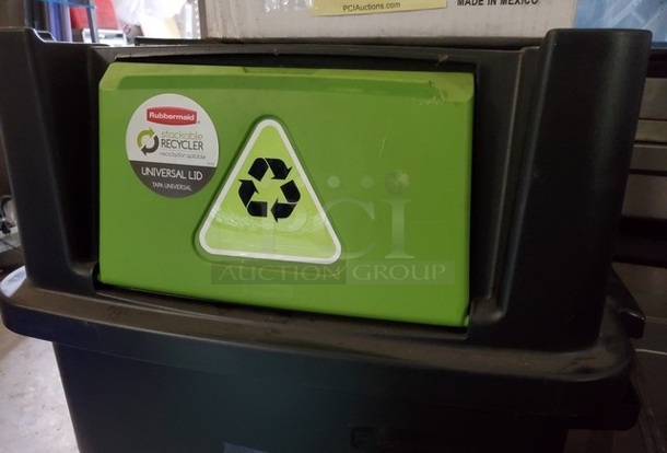 RUBBERMAID Trash Can  - Image 2 of 3