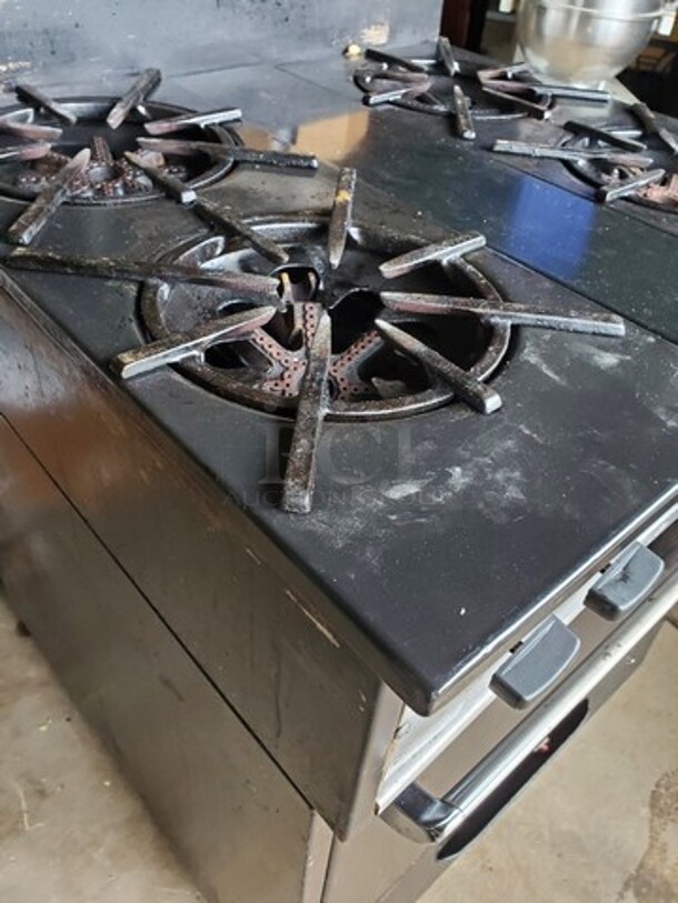 GARLAND H01 Propane 4 Burner Stove 30X31X36 Very nice condition!  - Image 3 of 8