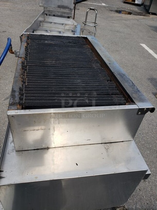 American Range Charbroiler, Natural Gas! All Knobs are included. Stainless Steel Stand not included. - Image 4 of 5