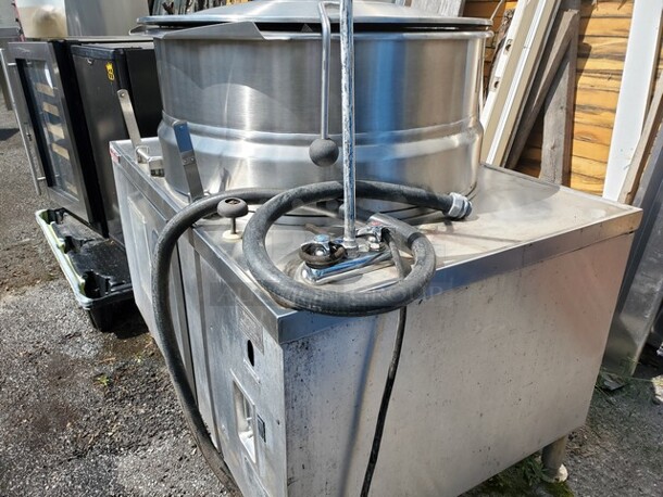 Market Forge Electric Kettle!

480 V
27 A
24 KW
3 PH
60 Hz - Image 7 of 10