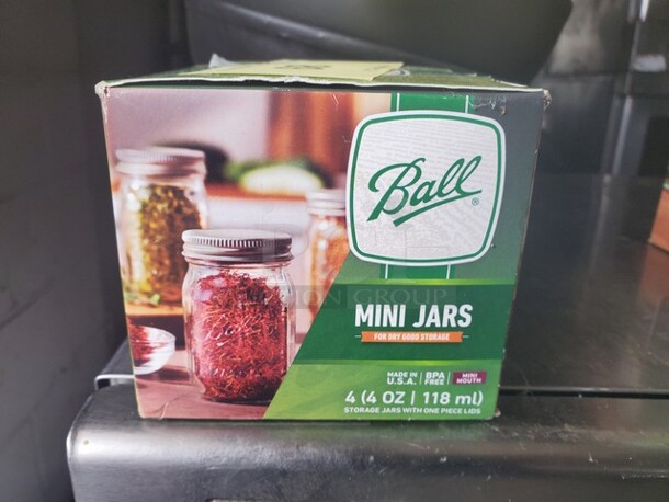 Ball 4oz mini jars/storage jars w/ one piece lids 