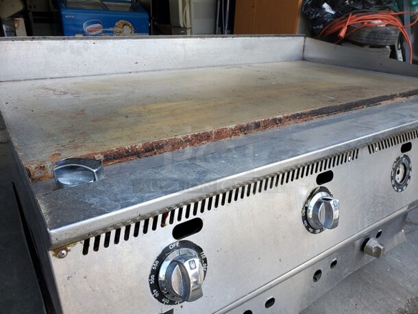 48" Countertop Griddle (One broken knob) Working! - Image 3 of 5