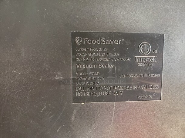 FoodSaver VS3180 Vacuum Sealer Machine Sold as is!  - Image 4 of 4