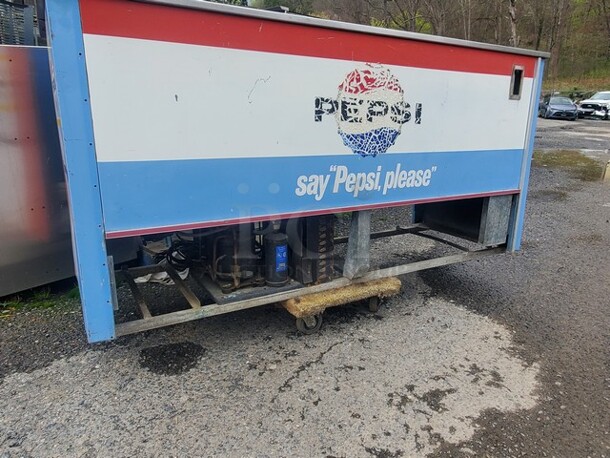 PEPSI 73" Beer Cooler| Nice, Working Condition!  - Image 3 of 7