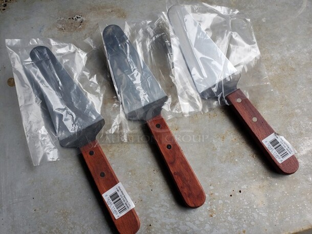 ALLIED Pie Server with Wood Handle Brand New! BIDX3 - Image 3 of 4
