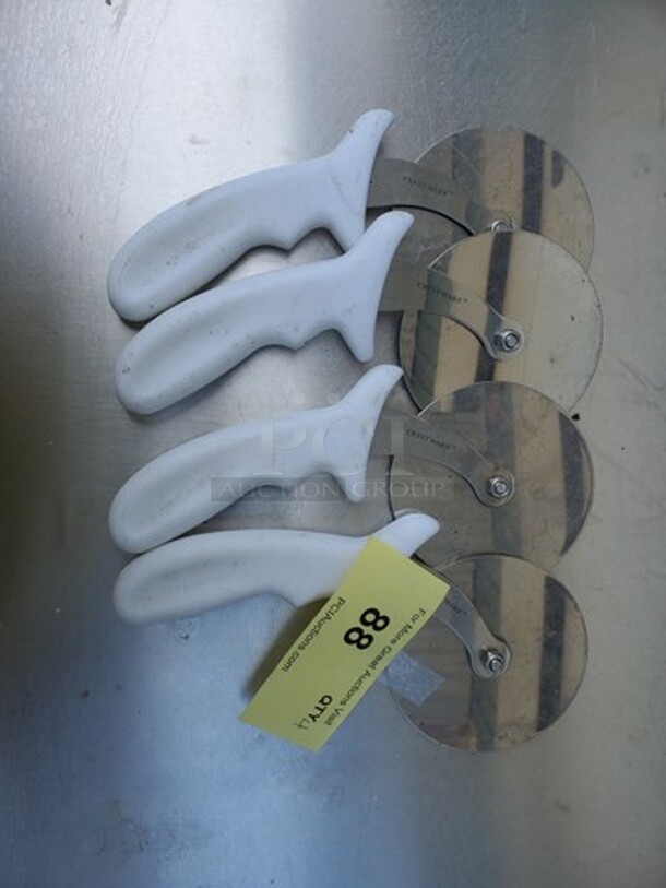 White Handle Pizza Cutter BIDX4 - Image 1 of 3
