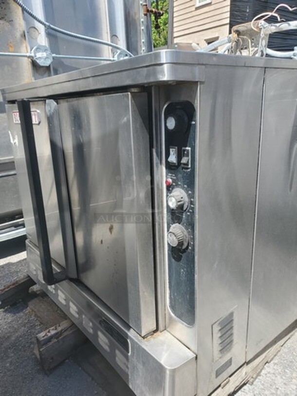 Blodgett Natural Gas| Single Deck
Convection Oven (Missing tag) - 38"WX37"DX36"H - Image 4 of 5
