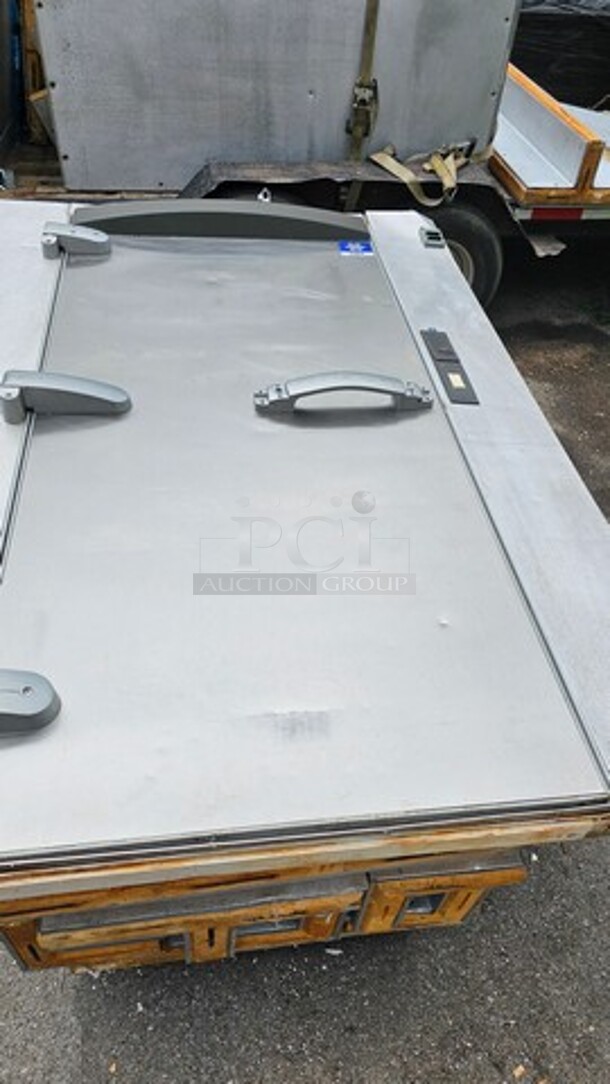 Kolpak Combo Refrigerator & Freezer Walk In Unit. 16 feet long, 5 feet deep, and 7 feet tall. *This unit does not come with floor panels*
208-240 V - Image 6 of 12