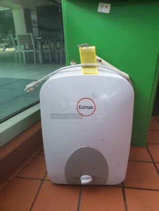 Eemax EMT4 4gal Electric Mini Tank Water Heater