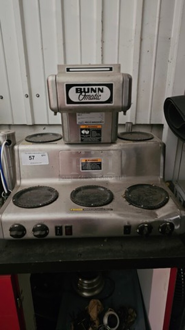 Bunn O-Matic Coffee Machine
60 Hz
1 PH
Front right side has some damage. - Image 2 of 5