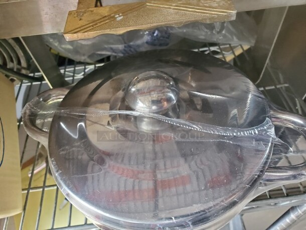 New in box Sukiyaki Pot  - Image 5 of 9