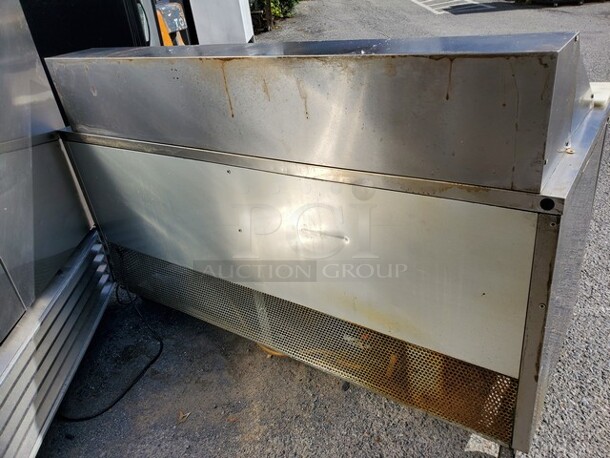 True 3 Door Mega Top Refrigerated Sandwich Prep Table on Casters!
115 V
60 Hz
1 PH - Image 9 of 9