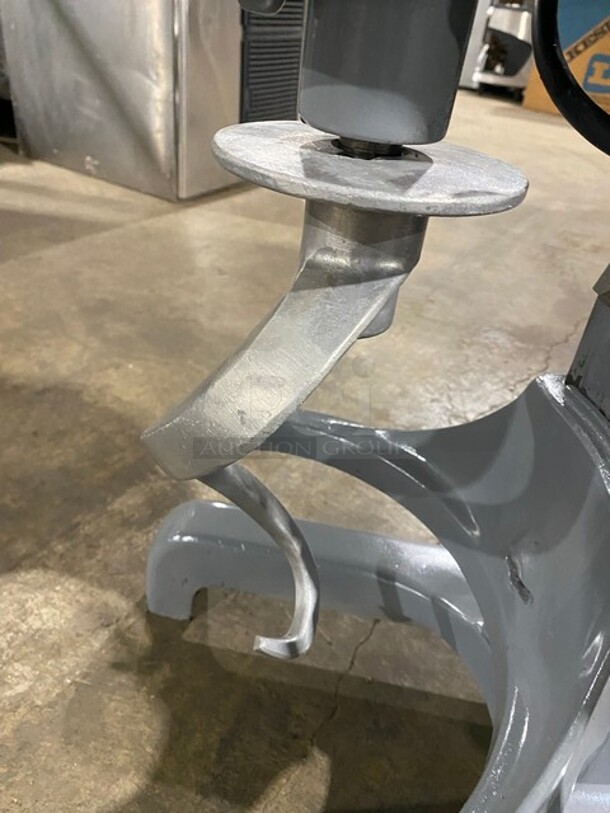 Hobart Commercial 20QT Planetary Mixer! With Spiral Hook Attachment! Model: A200T SN: 11216265! 115V 60HZ 1 Phase! - Image 7 of 9