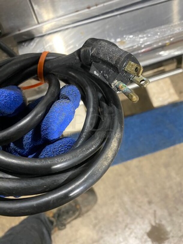 Amazing! Prine Castle Counter Top 4 Compartment Food Warmer! Model DHB-DDB Serial AA0001864! 120V 1 Phase! Working When Removed!  - Image 9 of 9