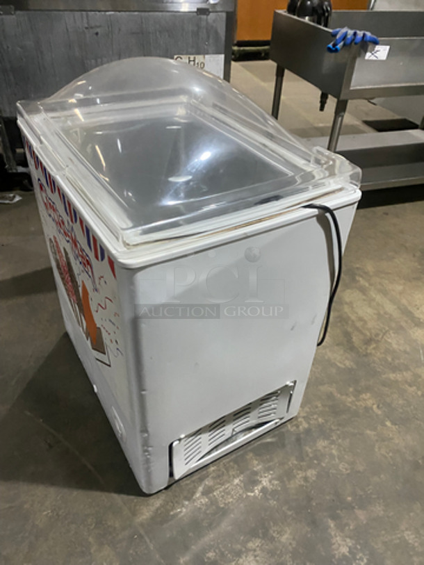 Circus Man Commercial Ice Cream Freezer Showcase Merchandiser! Model: BTF0047 115V 1 Phase - Image 2 of 8