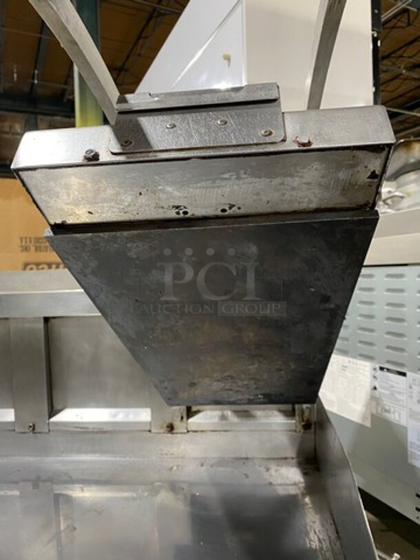 Lang Commercial Countertop Natural Gas Powered Flat Top Griddle with Clamshell Flat Hood Press! With Thermostatic Controls! Built In Hood! With Back and Side Splashes! All Stainless Steel! Model: COSS123-238 SN: CCSE 120118A0003 - Image 6 of 12