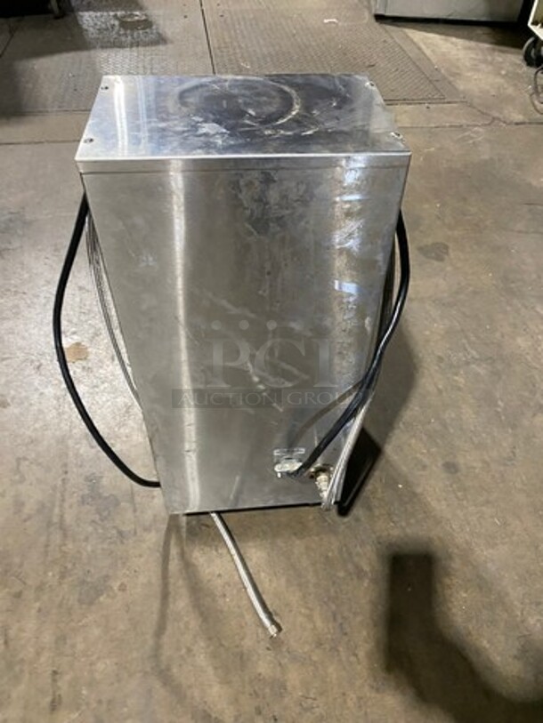 Fetco Commercial Countertop Coffee Brewing Machine! All Stainless Steel! On Small Legs! Model: CBS2031E SN: 710136140867 120/208/240V 1 Phase - Image 3 of 7