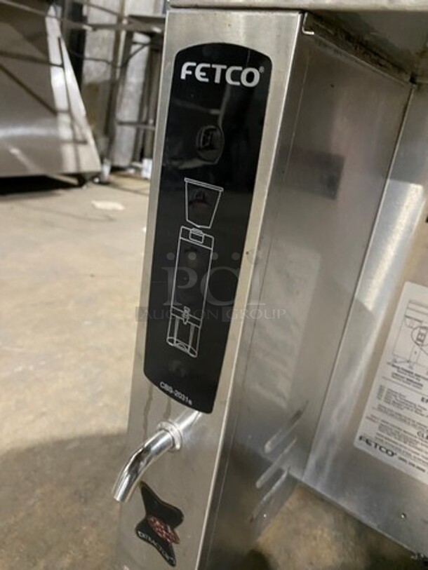 Fetco Commercial Countertop Coffee Brewing Machine! All Stainless Steel! On Small Legs! Model: CBS2031E SN: 710136140867 120/208/240V 1 Phase - Image 5 of 7