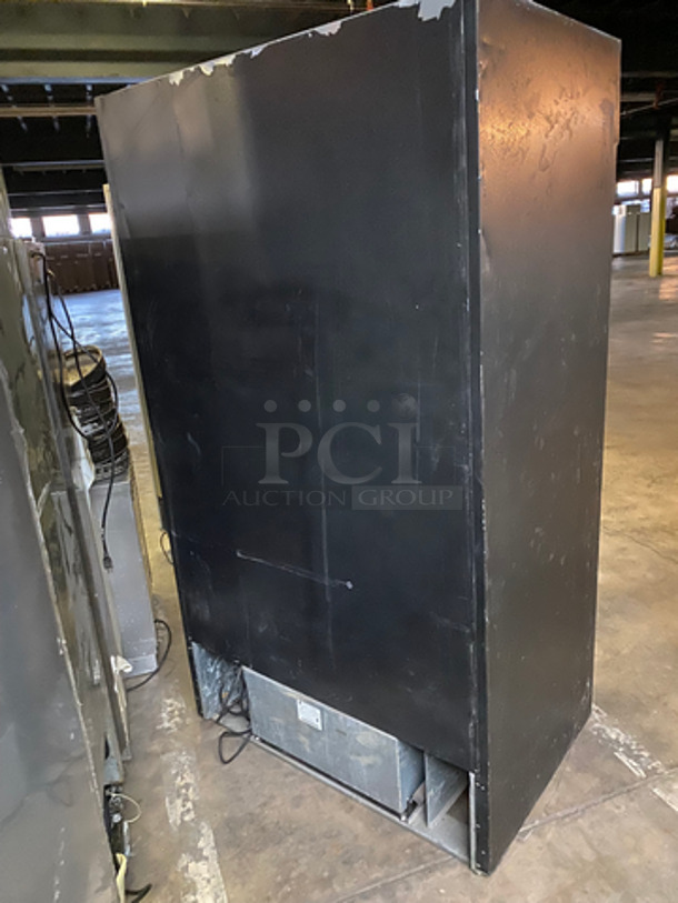QBD Commercial 2 Door Cooler Merchandiser! With View Through Doors! Model: CD38 SN: 1DW091204123914 115V 60HZ 1 Phase - Image 4 of 9