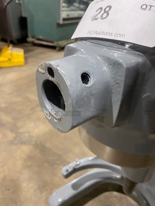 Hobart Commercial Heavy Duty 20Qt Planetary Mixer! Model: A200 SN: 11416019 115V 1 Phase - Image 7 of 10