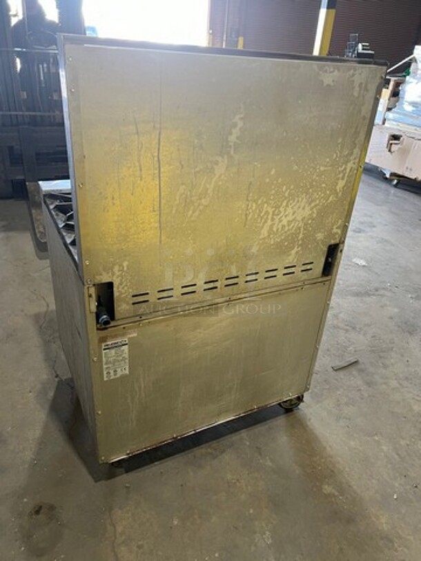 CPG Commercial Natural Gas Powered 6 Burner Stove! With Raised Back Splash! With Oven Underneath! All Stainless Steel! On Casters! Model: 36CPGV6B30N SN: 996991412030 - Image 6 of 9