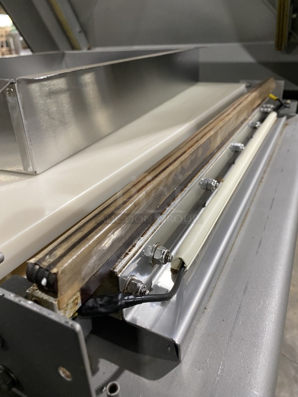 Sipromac Commercial Floor Style Single Chamber Vacuum Sealing Machine! Eletric Powered! All Stainless Steel! On Casters! MODEL 550A SN:5516 208V 3PH - Image 6 of 9