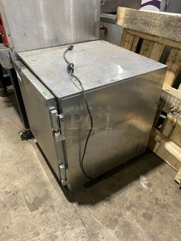 Beverage Air Commercial Single Door Undercounter Cooler! With Poly Coated Racks! Stainless Steel! On Casters! Model: UCR27A 115V 60HZ 1 Phase - Image 3 of 6