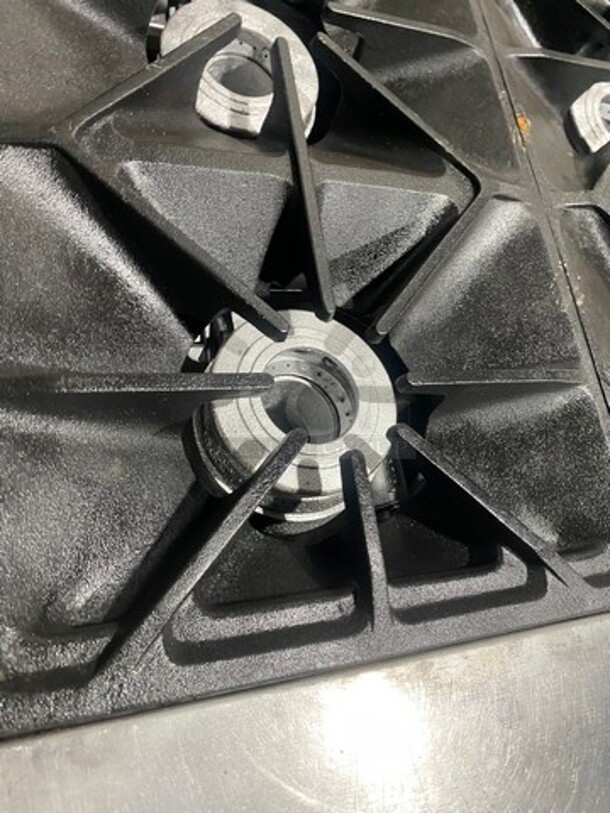 Southbend Commercial Natural Gas Powered 4 Burner Stove! With Raised Back Splash! With Oven Underneath! All Stainless Steel! On Casters! - Image 6 of 9