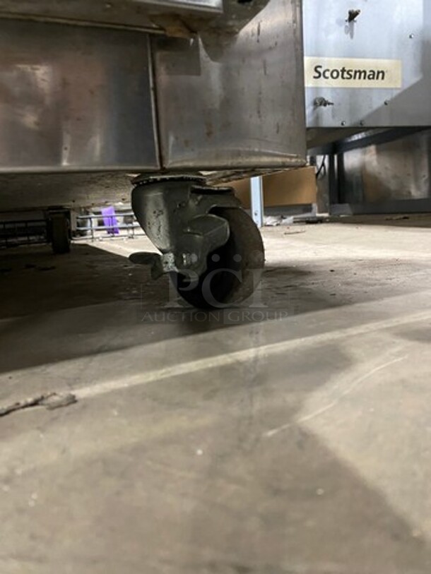 Traulsen Commercial 4 Split Door Reach In Cooler! With Poly Coated Racks And Built In Pan Racks! All Stainless Steel! On Casters! Model: AHT232NUT122 SN: T722770L99 115V 1 Phase - Image 8 of 12