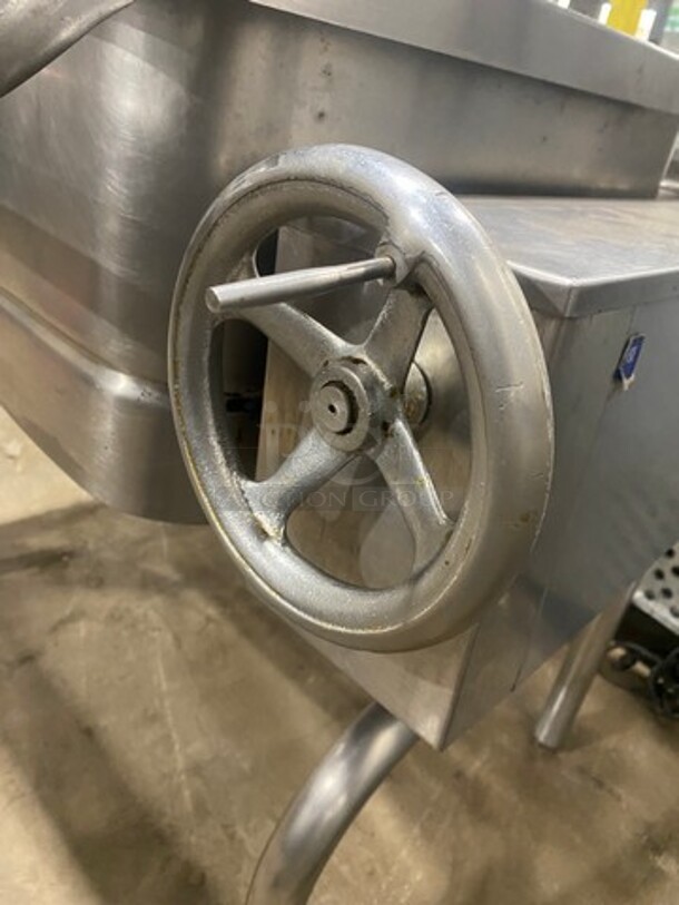 Groen Commercial Natural Gas Powered Skillet/Braising Pan! All Stainless Steel! On Legs! - Image 6 of 8