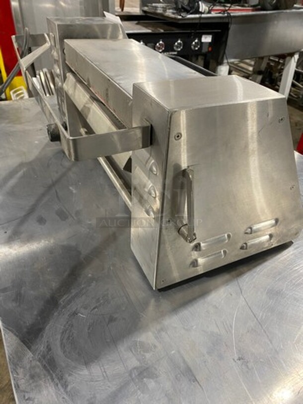 Deli Chef Commercial Countertop Electric Powered Panini/Sandwich Grill! Press With Ribbed Surface! All Stainless Steel! Model: A1 SN: A10146FG 120V - Image 4 of 8