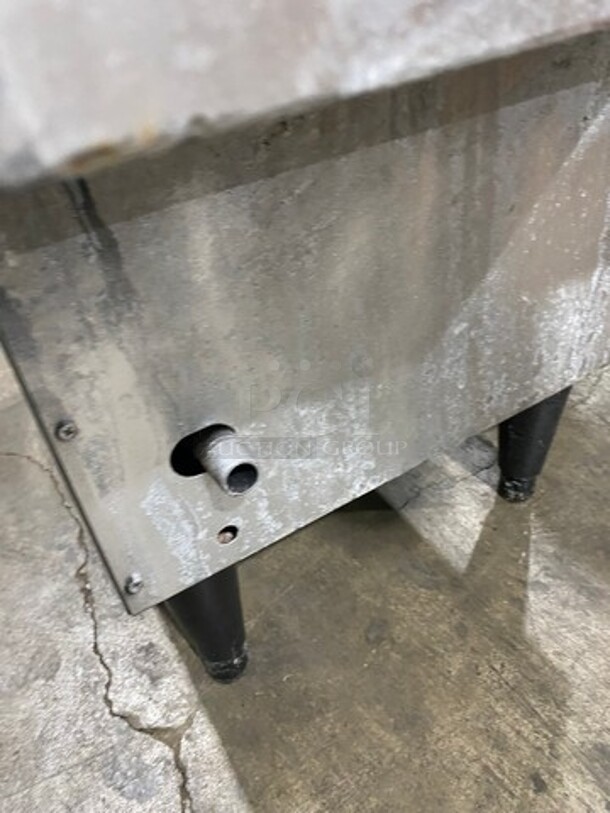 Cecilware Commercial Natural Gas Powered Deep Fat Fryer! All Stainless Steel! On Legs! Model: FMP40 - Image 8 of 8