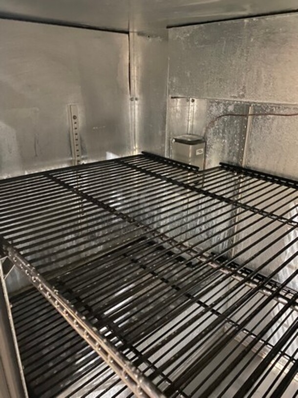 True Commercial 3 Door Back Bar Cooler! Poly Coated Racks! All Stainless Steel! Model: TBB4S SN: 8171288 115V 60HZ 1 Phase - Image 7 of 9