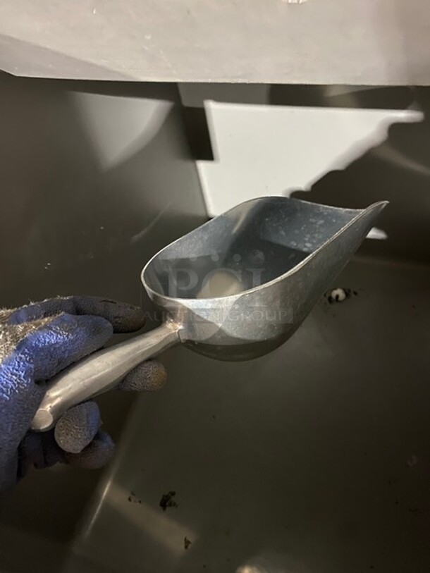 Scotsman Stainless Steel Commercial Air-Cooled Ice Machine Head On Stainless Steel Commercial Ice Bin! Model C0630MA-32E SN:18121320014102 208/230V 1PH - Image 7 of 10